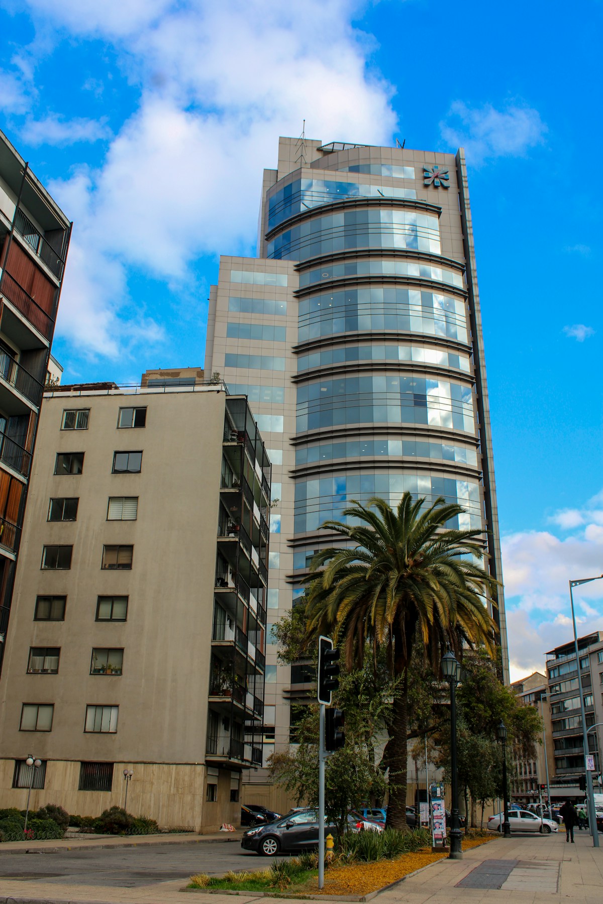 Glass tower under development in Santa Cruz
